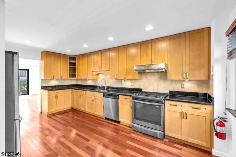 38 Park St #D - Photo 3 of 15