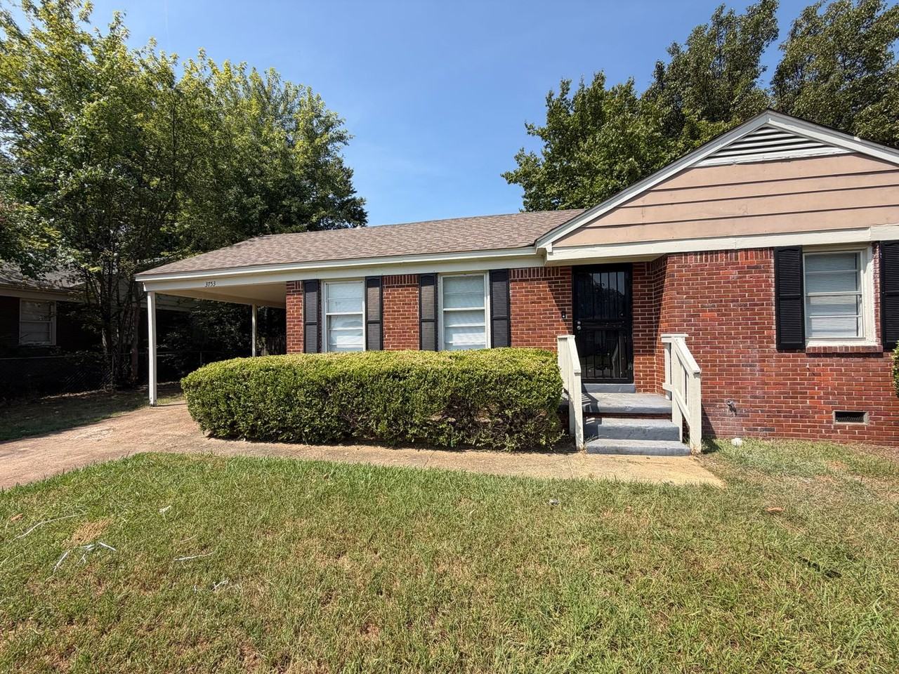 3753 Wickcliff Ln - Photo 2 of 23