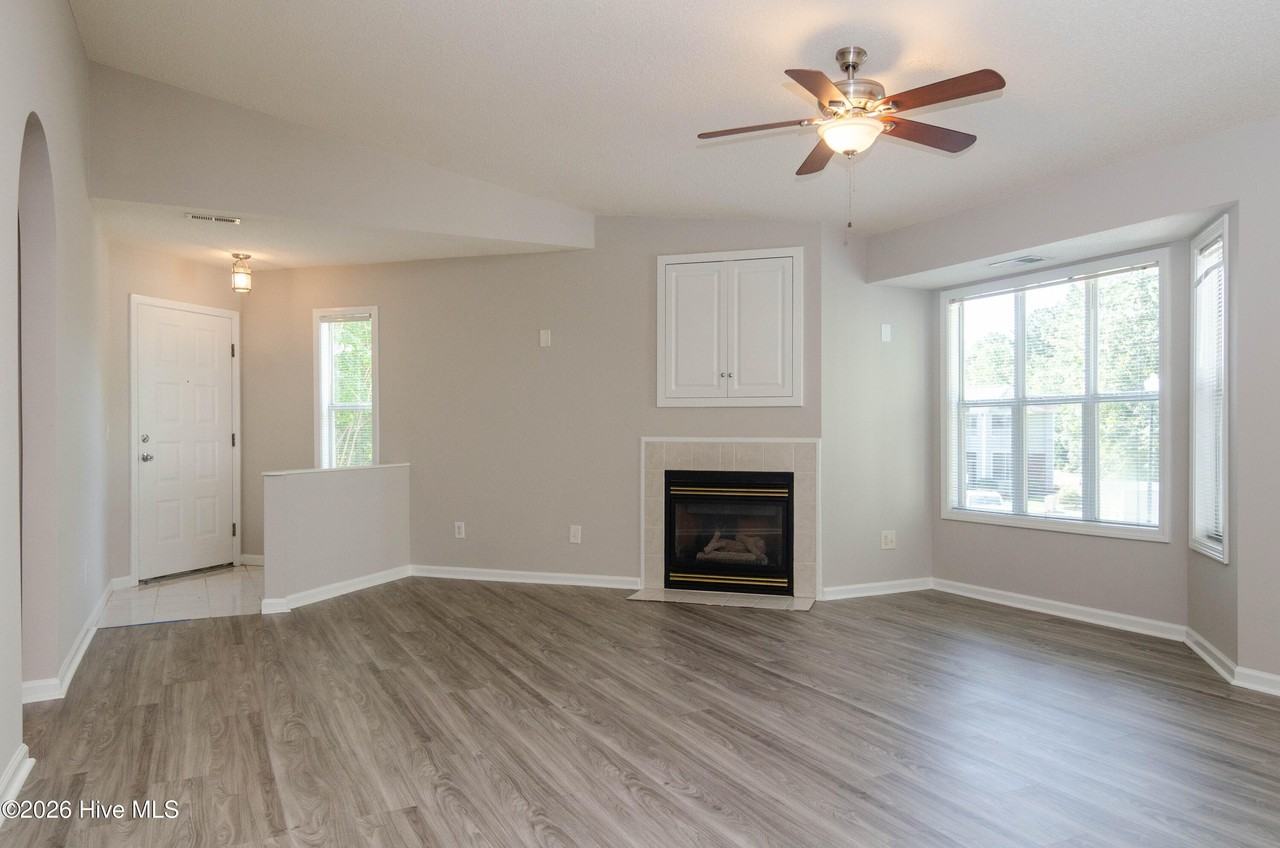 4140 Breezewood Dr #201 - Photo 3 of 30