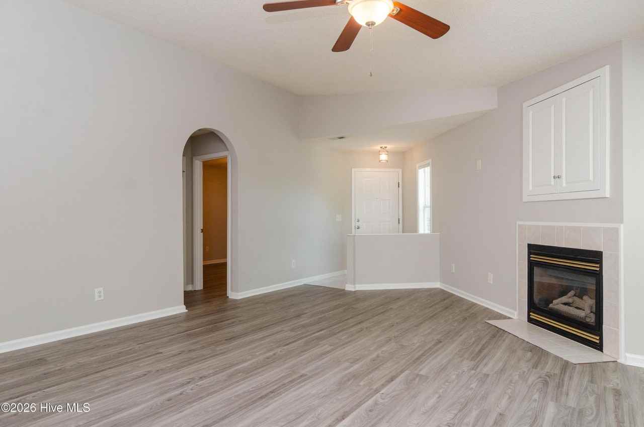 4140 Breezewood Dr #201 - Photo 4 of 30