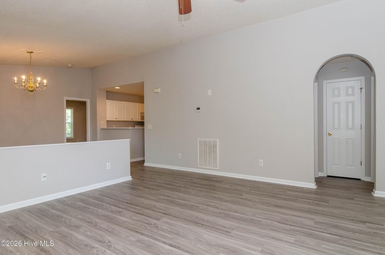 4140 Breezewood Dr #201 - Photo 6 of 30
