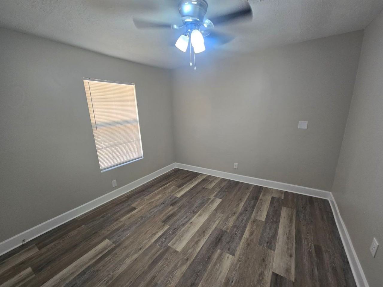 2318 Linda Dr - Photo 6 of 9