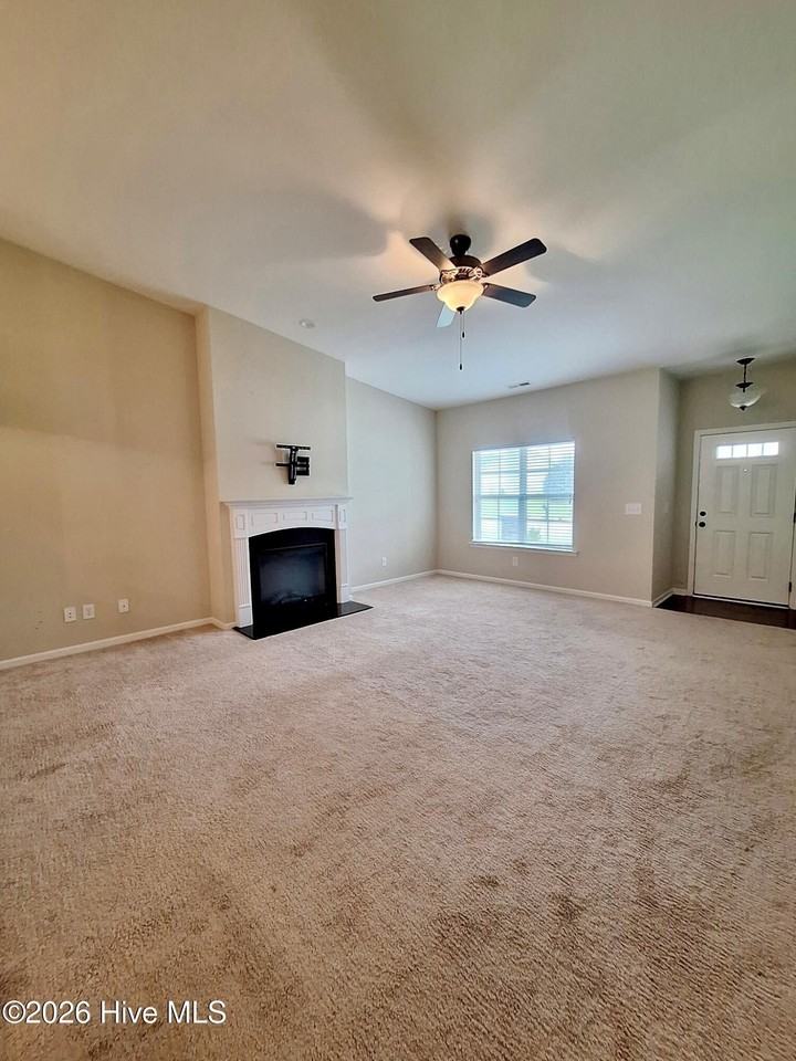 524 Kiesee Dr - Photo 3 of 13