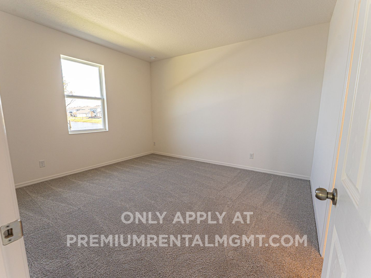 5895 Vision Rd - Photo 3 of 42