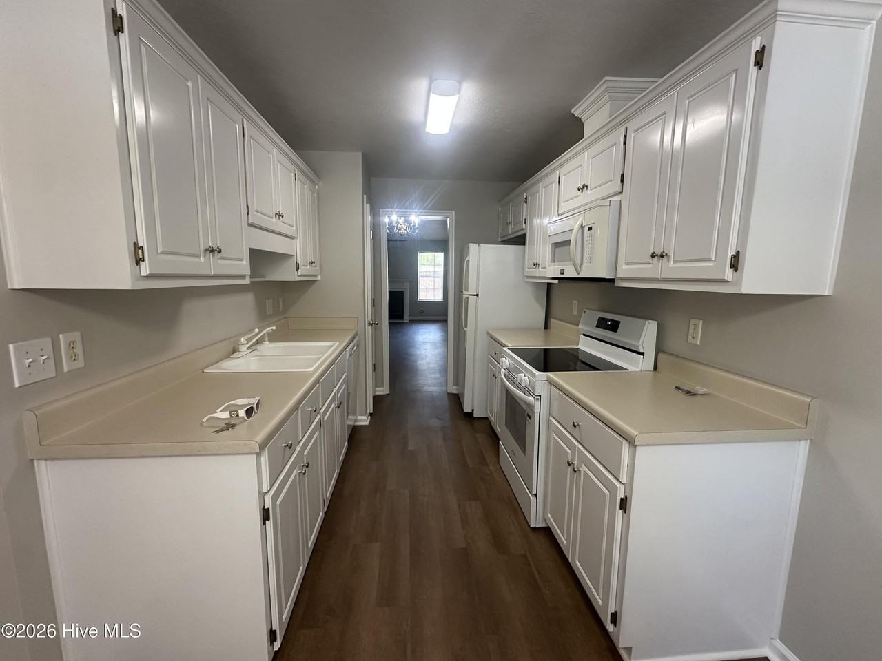 350 Crawford Mill Ln - Photo 2 of 15