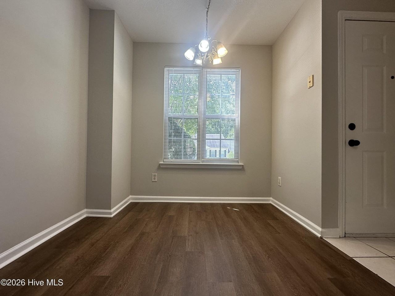 350 Crawford Mill Ln - Photo 5 of 15