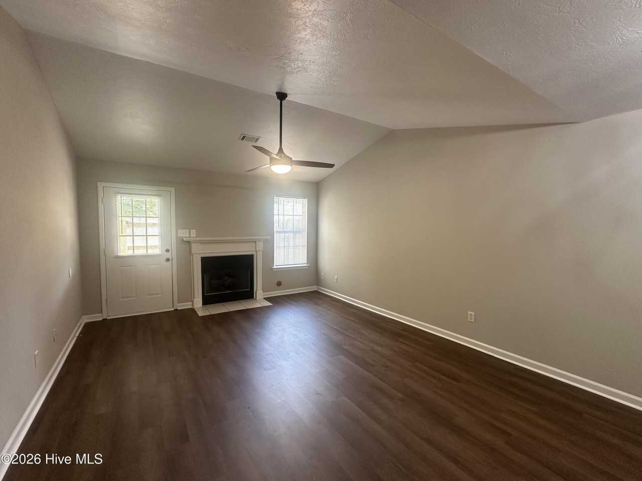 350 Crawford Mill Ln - Photo 6 of 15