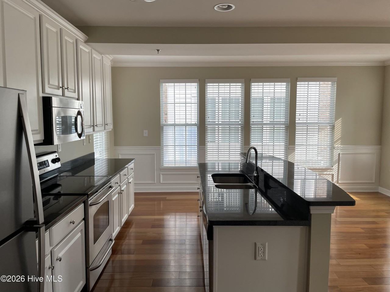 1790 Queen Anne #1 - Photo 4 of 34