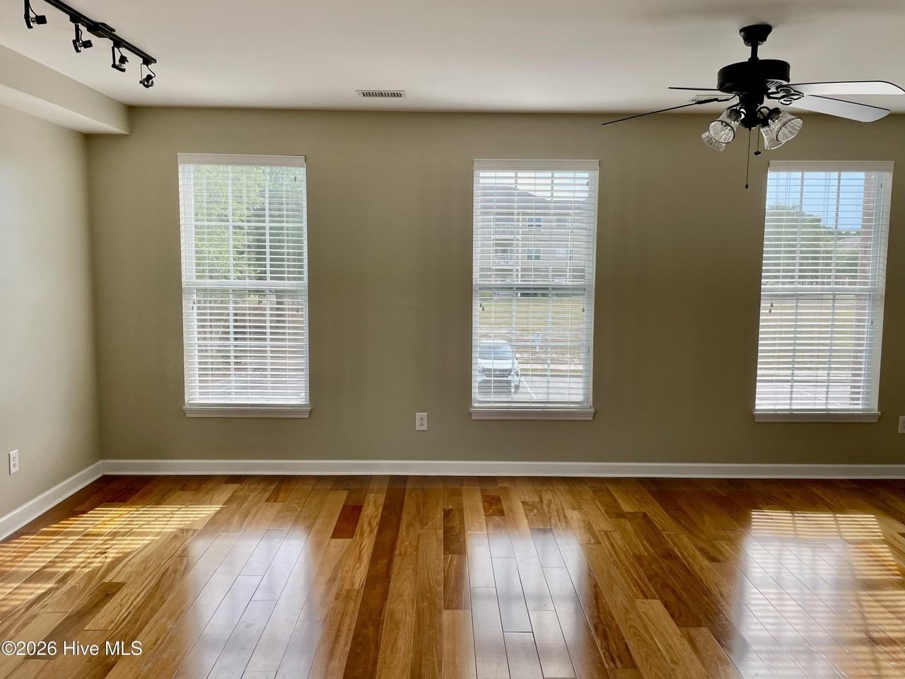 1790 Queen Anne #1 - Photo 6 of 34