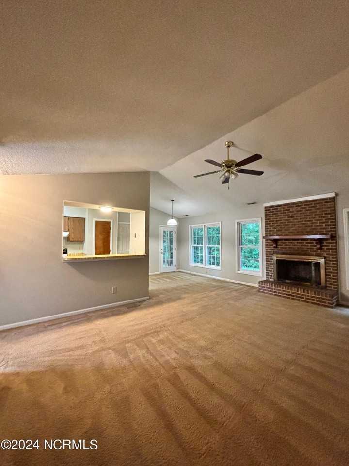 255 Bayberry Ct - Photo 3 of 13