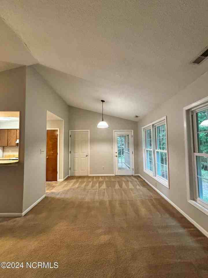 255 Bayberry Ct - Photo 5 of 13
