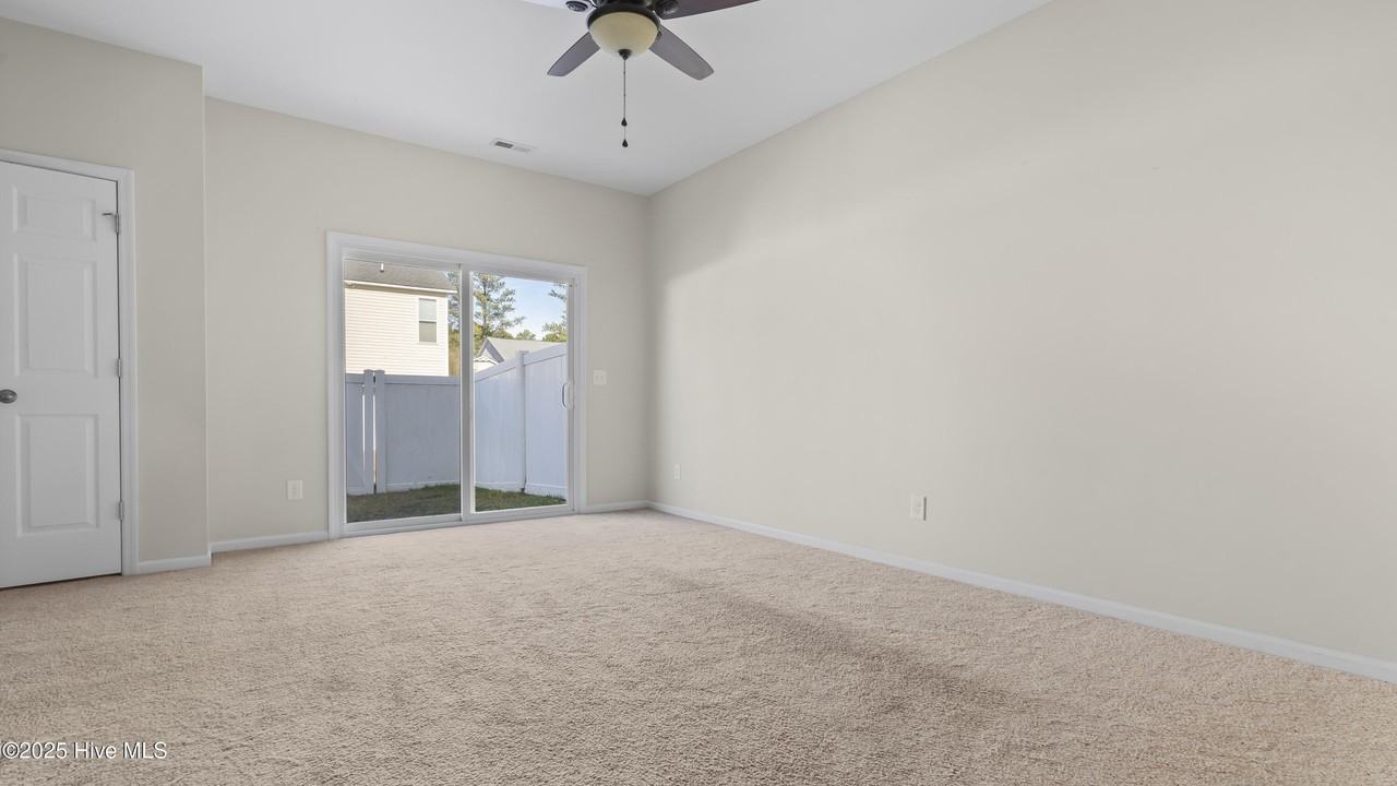 213 Glenhaven Ln - Photo 7 of 28