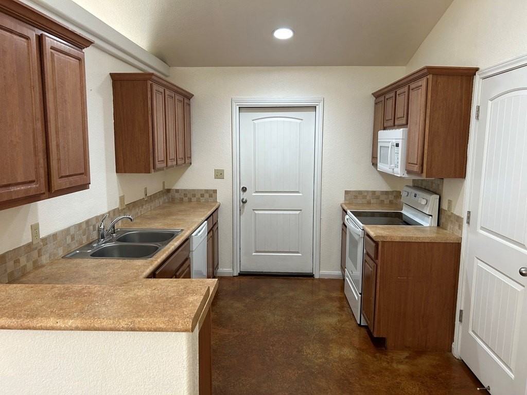 486 Bridal Path - Photo 7 of 19