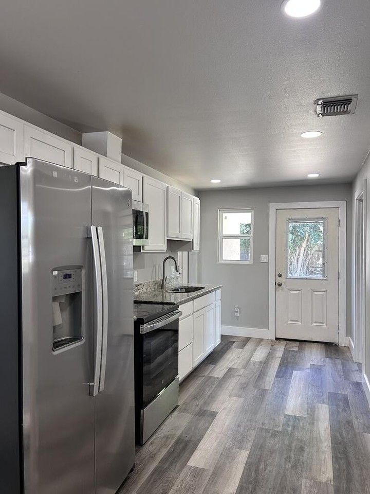 105 4th St - Photo 6 of 13
