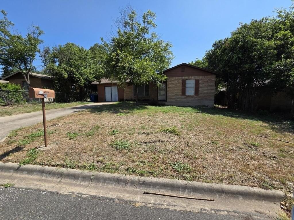 602 Milton St - Photo 3 of 20