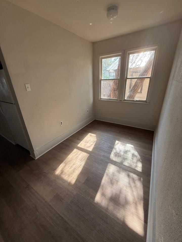 1903 16th St #B - Photo 6 of 12