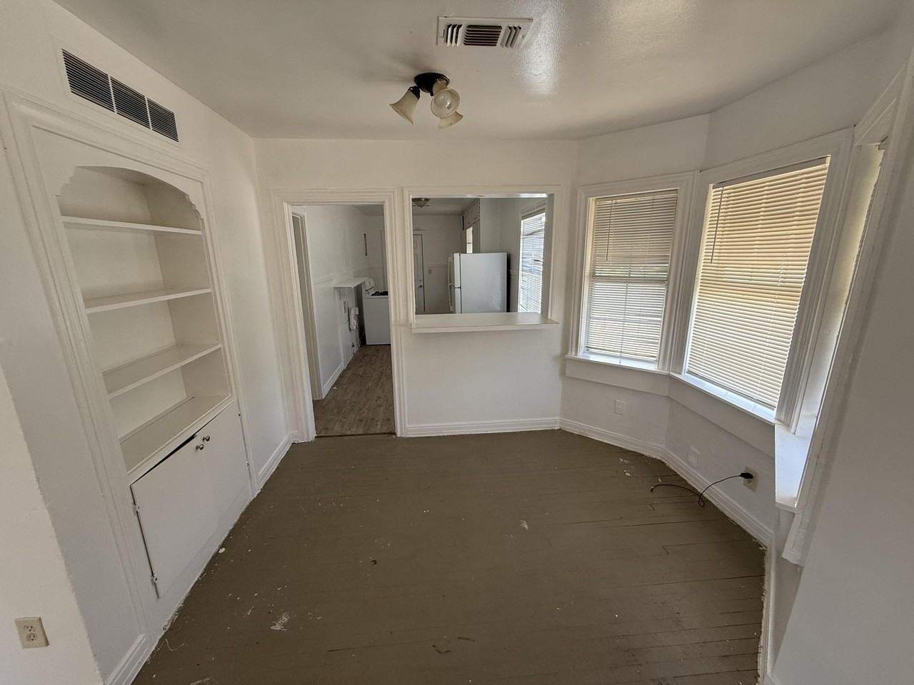 1523 25th St - Photo 3 of 12