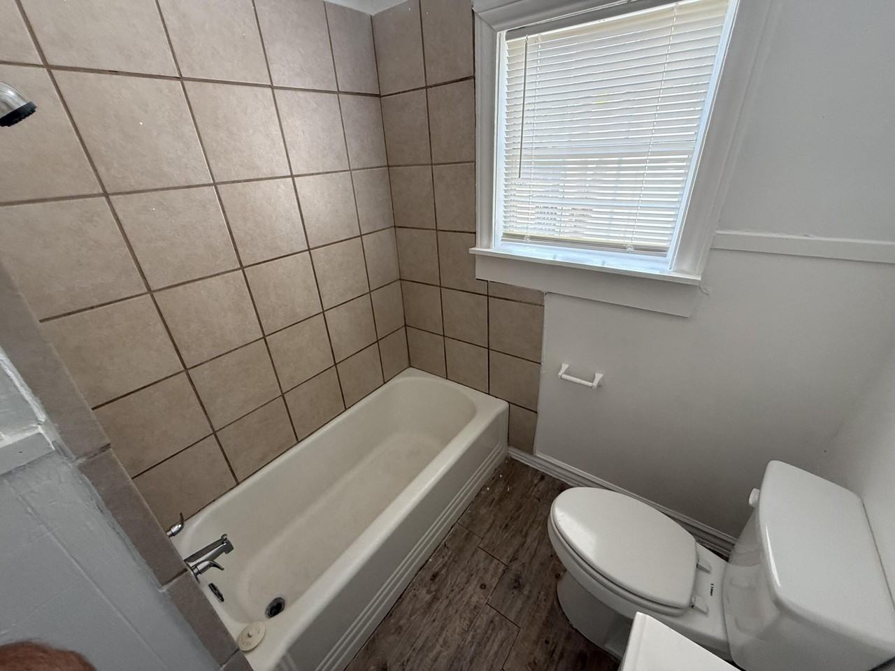 1523 25th St - Photo 7 of 12