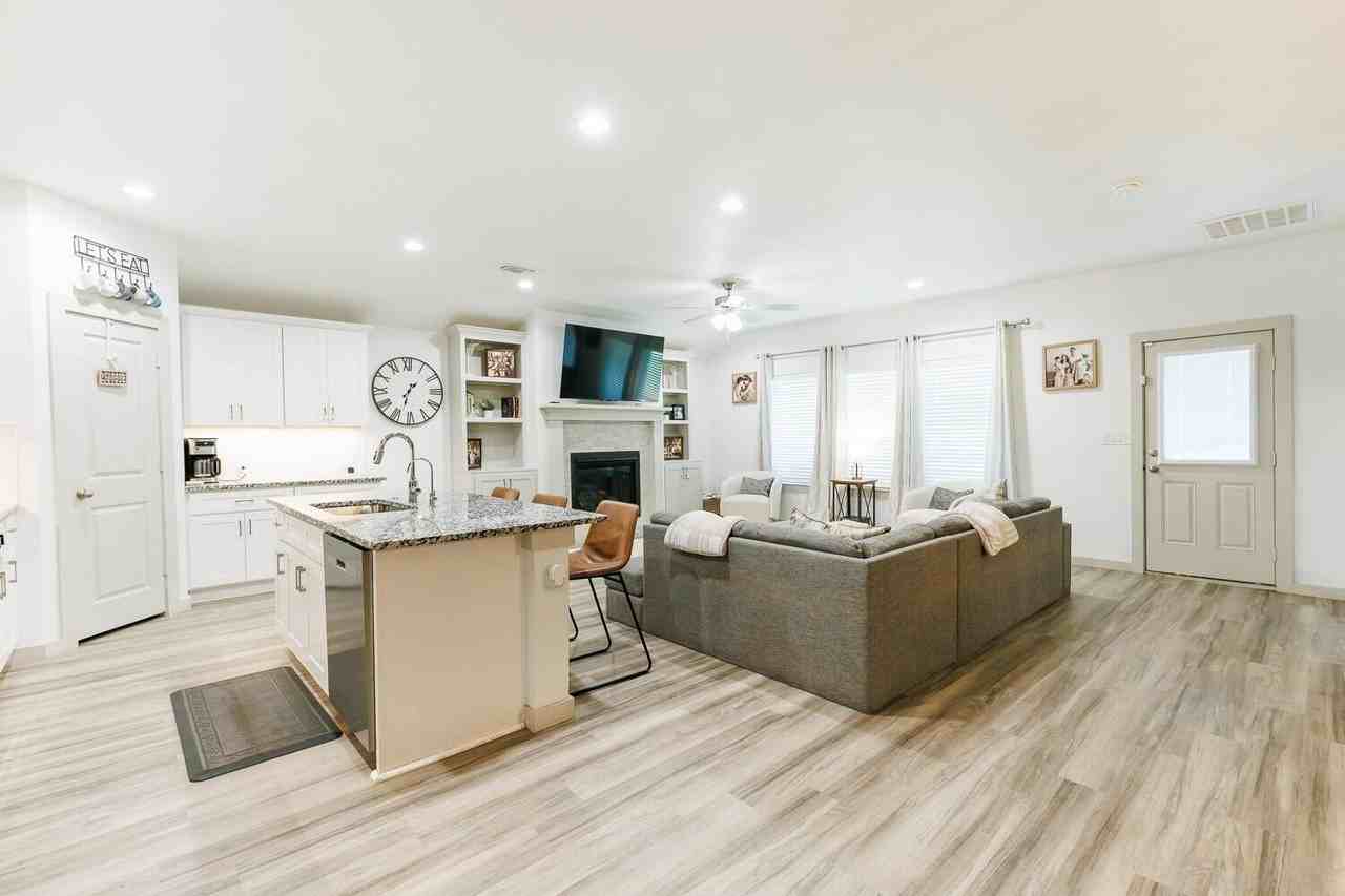 10510 Atlanta Ave - Photo 6 of 34