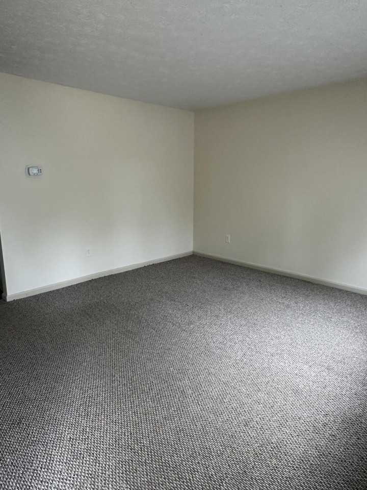 1104 Collins Ln #6 - Photo 7 of 37