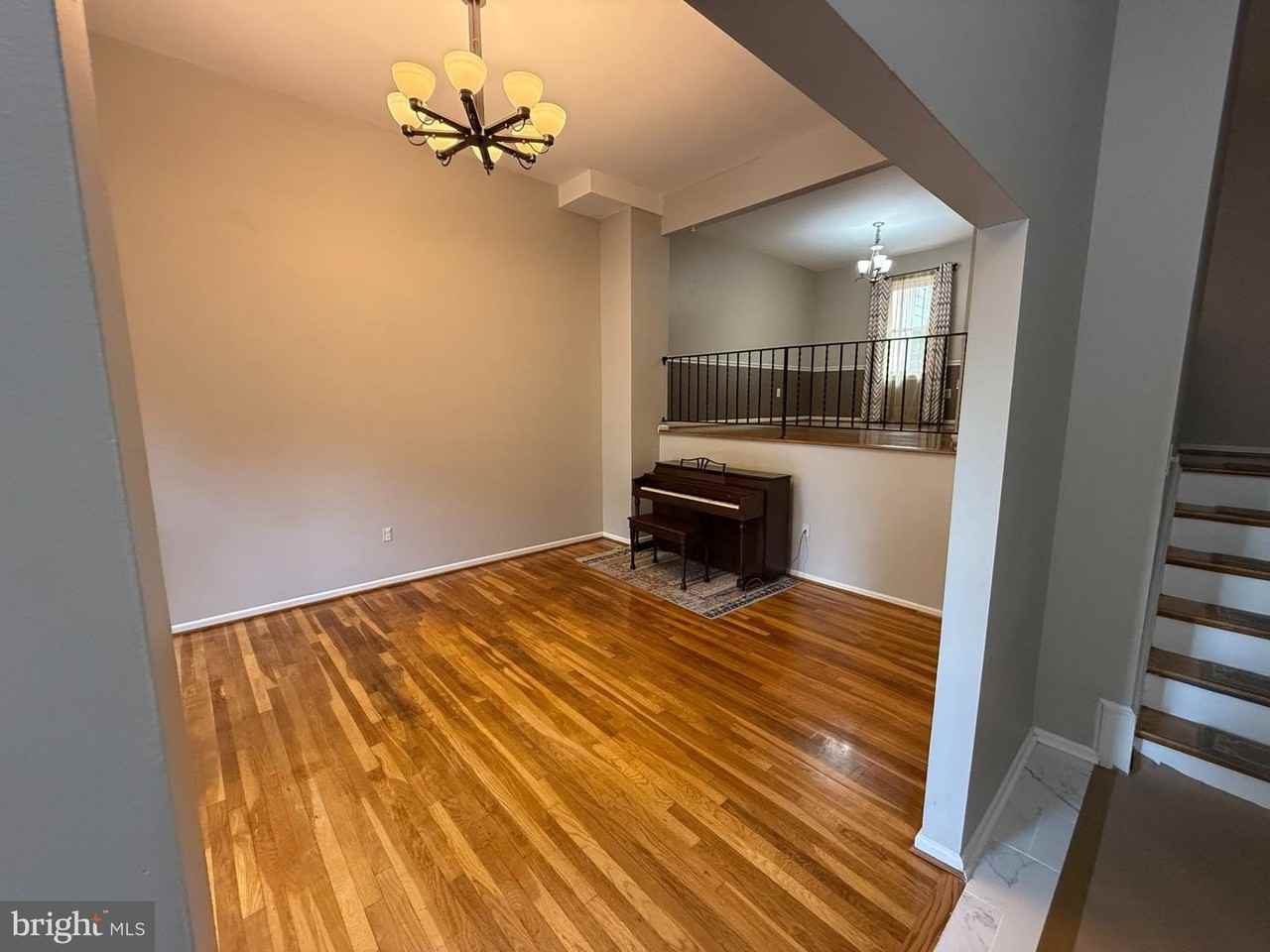 553 Monet Dr - Photo 3 of 37