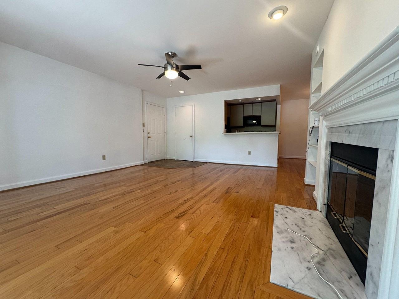 13613 Sir Thomas Way - Photo 4 of 18
