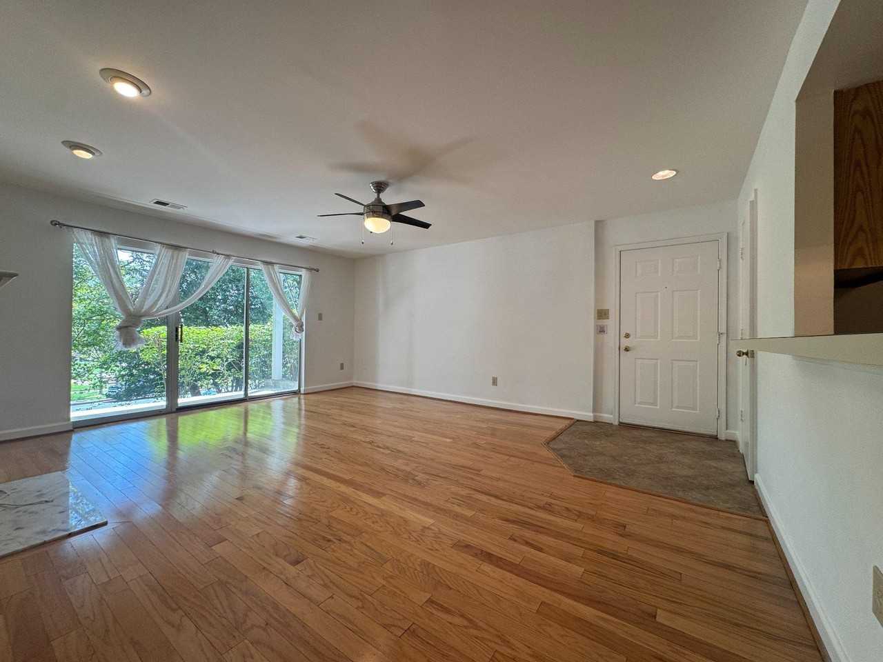 13613 Sir Thomas Way - Photo 5 of 18