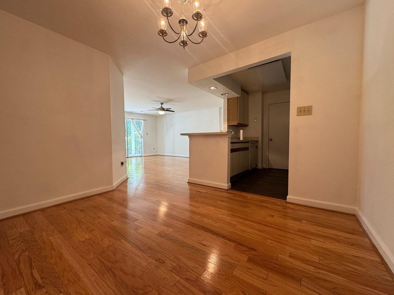 13613 Sir Thomas Way - Photo 7 of 18