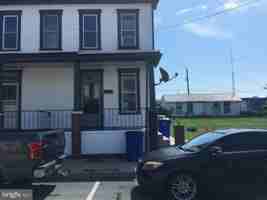featured image of 244 N Mulberry St