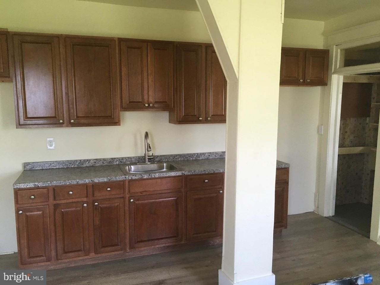 244 N Mulberry St - Photo 4 of 15