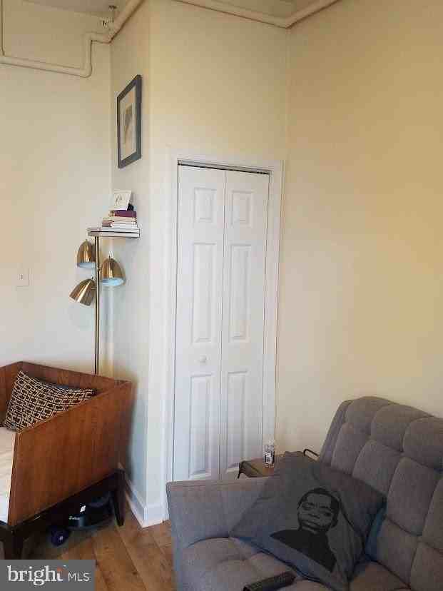 319 Market St - Photo 6 of 19