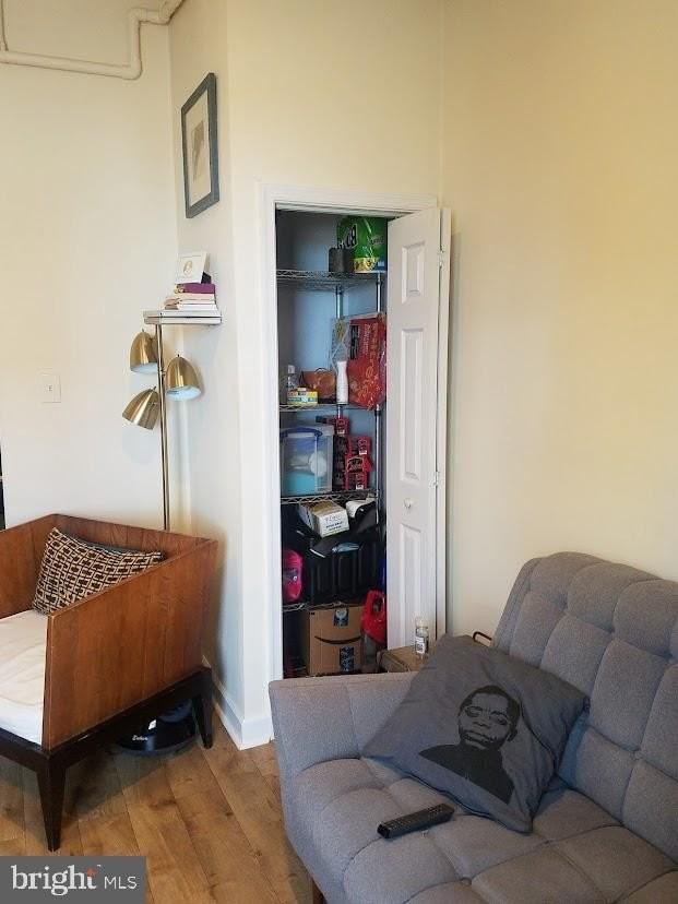 319 Market St - Photo 7 of 19