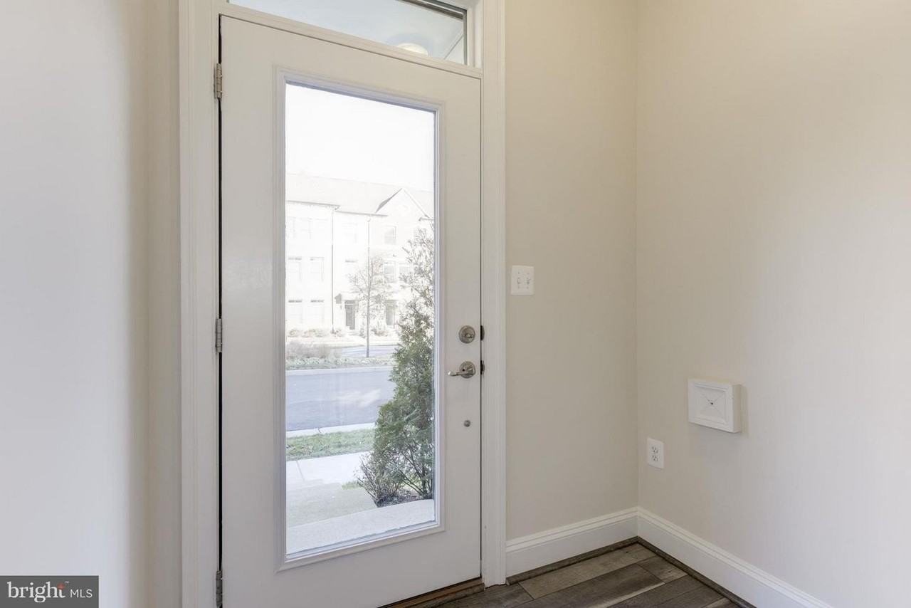 44685 Collingdale Ter - Photo 2 of 50