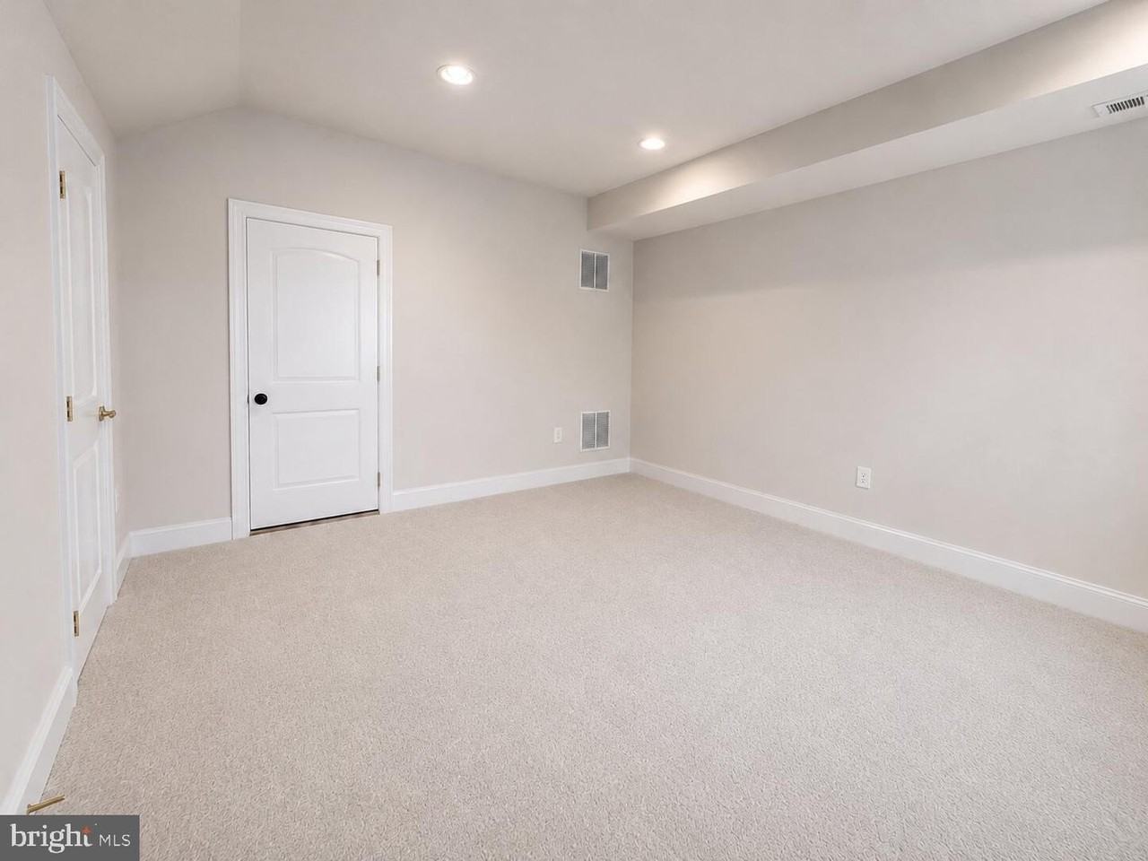 44685 Collingdale Ter - Photo 5 of 50