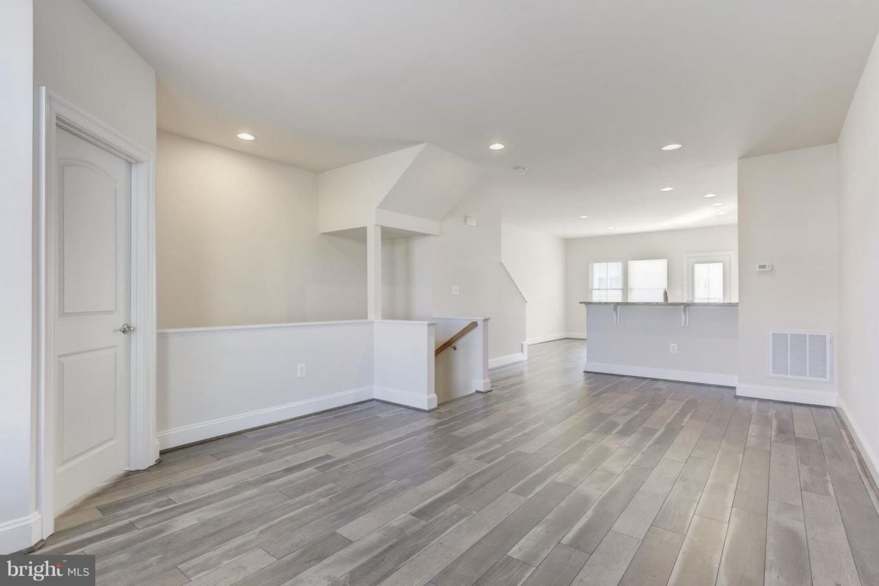 44685 Collingdale Ter - Photo 7 of 50