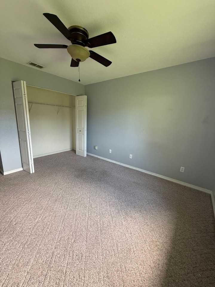 6114 Sw 104th St - Photo 7 of 12