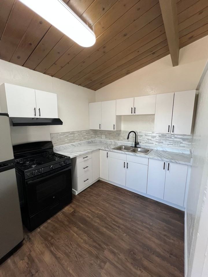 2753 Buena Vista Ave - Photo 5 of 23