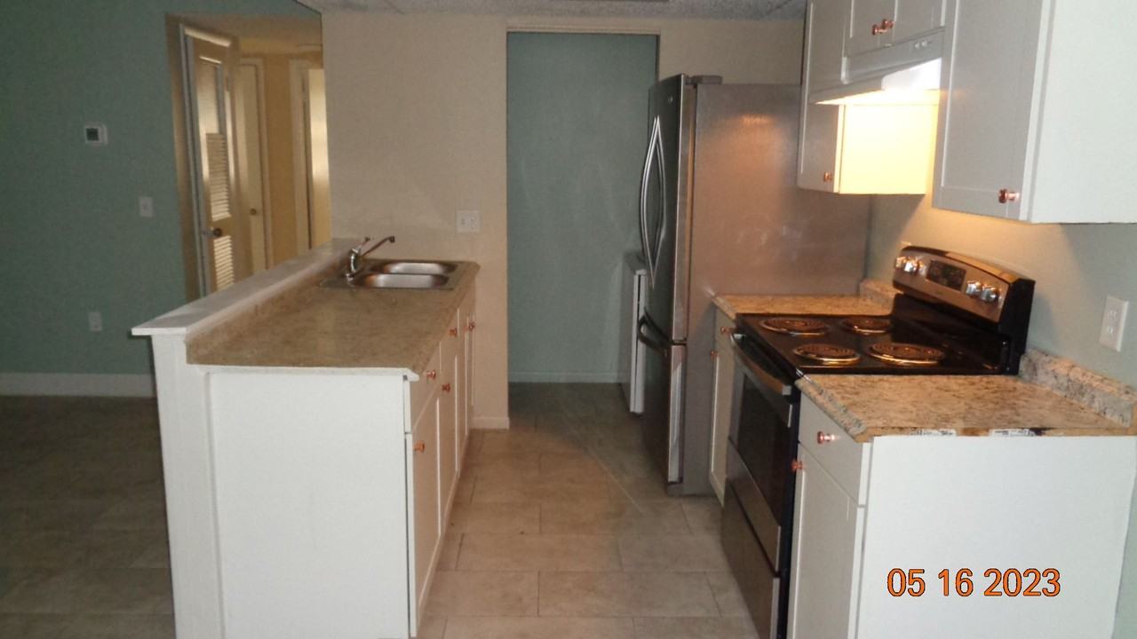 6727 Congress St - Photo 3 of 6
