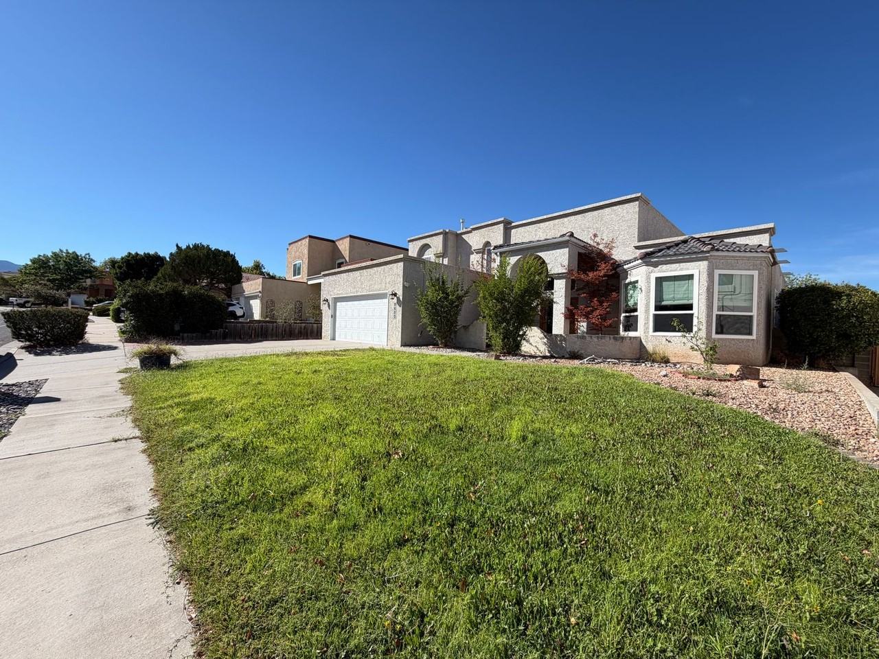9600 Allande Rd Ne - Photo 2 of 41