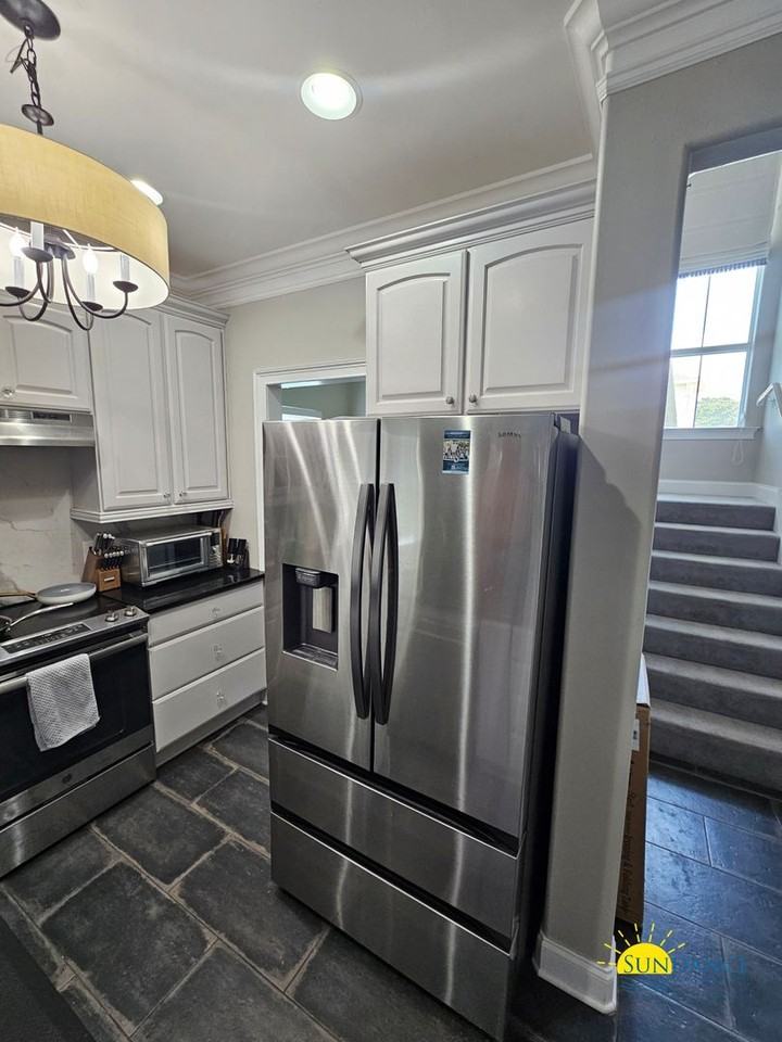 223 Inverrary Dr - Photo 5 of 22