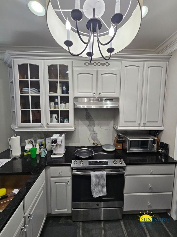 223 Inverrary Dr - Photo 6 of 22
