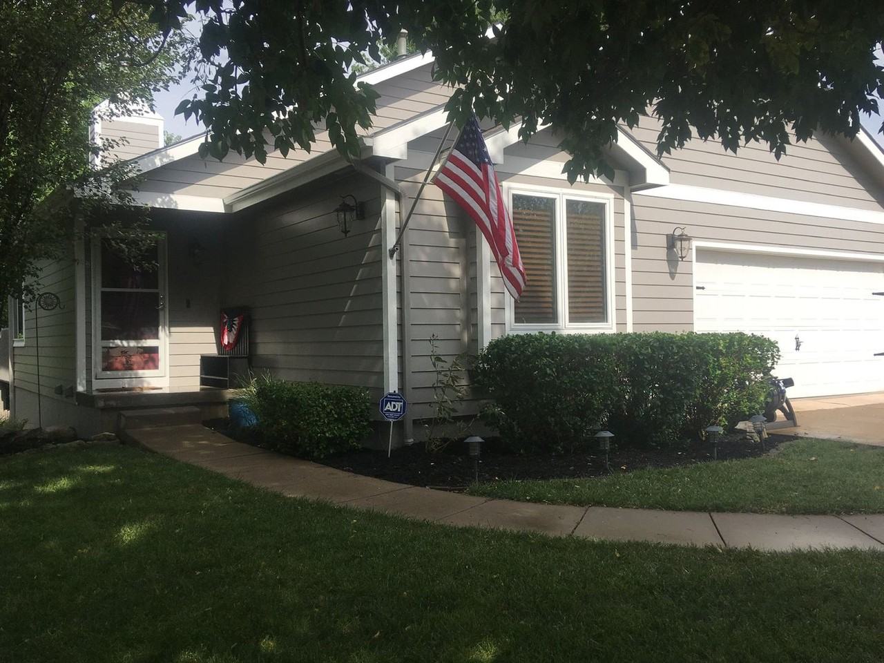 1807 Plymouth Rd - Photo 2 of 22