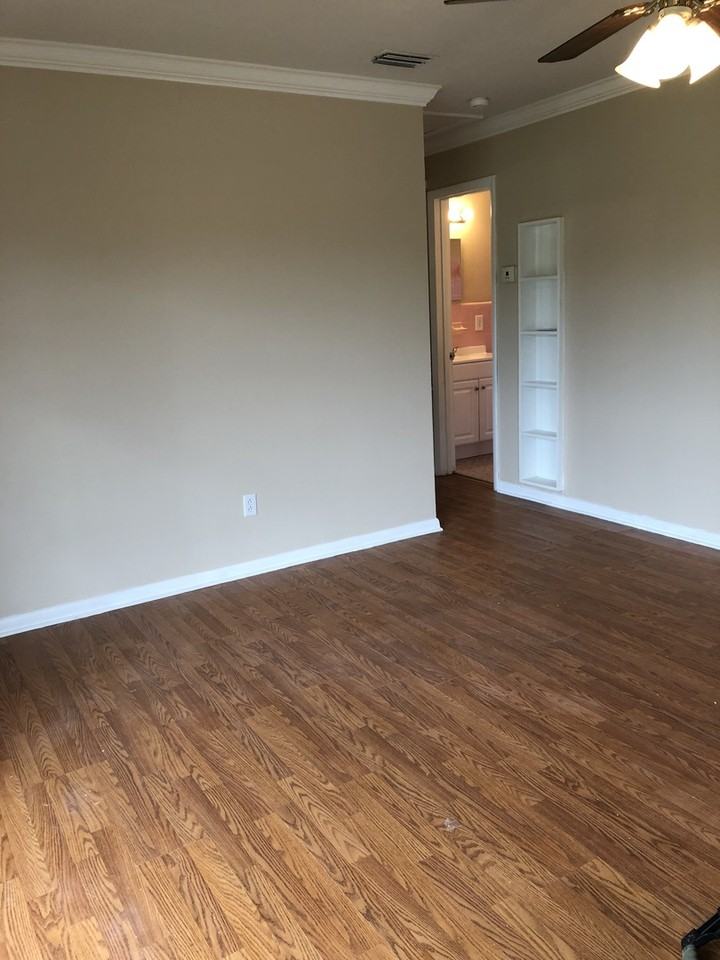 815 Radcliff St - Photo 2 of 17