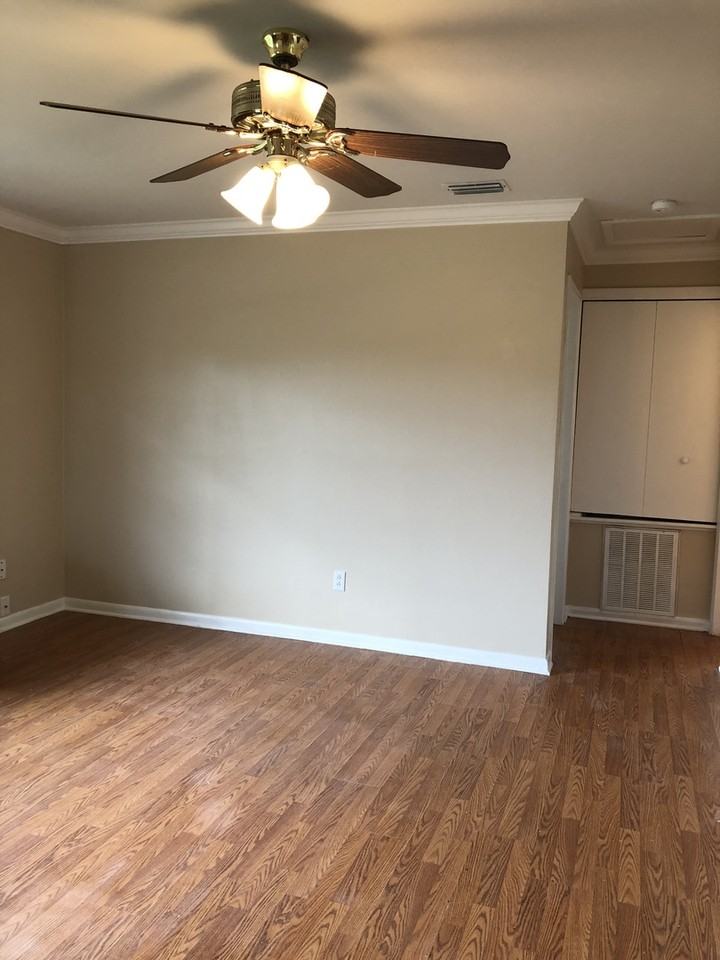 815 Radcliff St - Photo 4 of 17