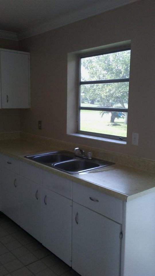 815 Radcliff St - Photo 5 of 17