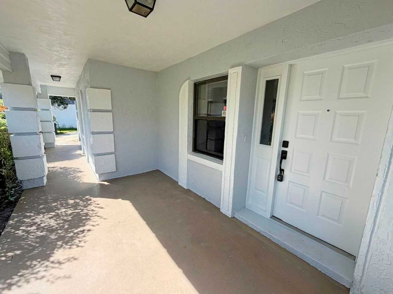 38 Berkshire Ln - Photo 3 of 19