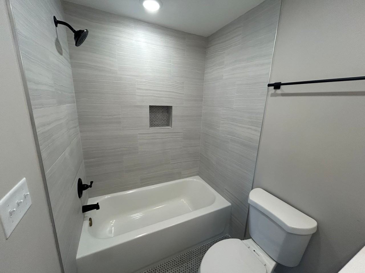 1215 Rogers Dr - Photo 5 of 13