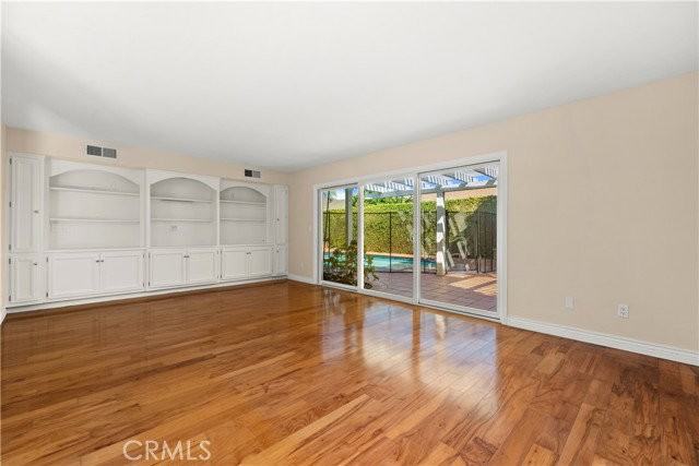 6871 Auburn Dr - Photo 4 of 8