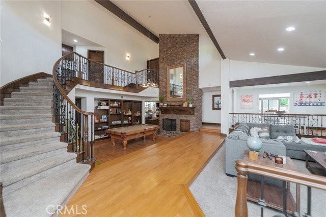 24692 Kings Rd - Photo 4 of 8