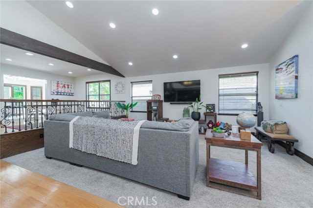 24692 Kings Rd - Photo 6 of 8